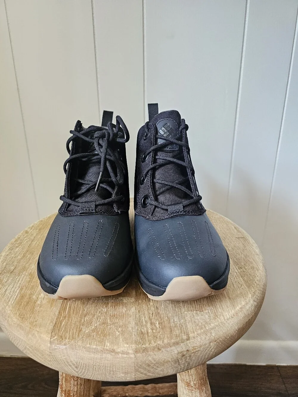 NEW Columbia Women’s Black Moritza Shield Hiking Duck Boots